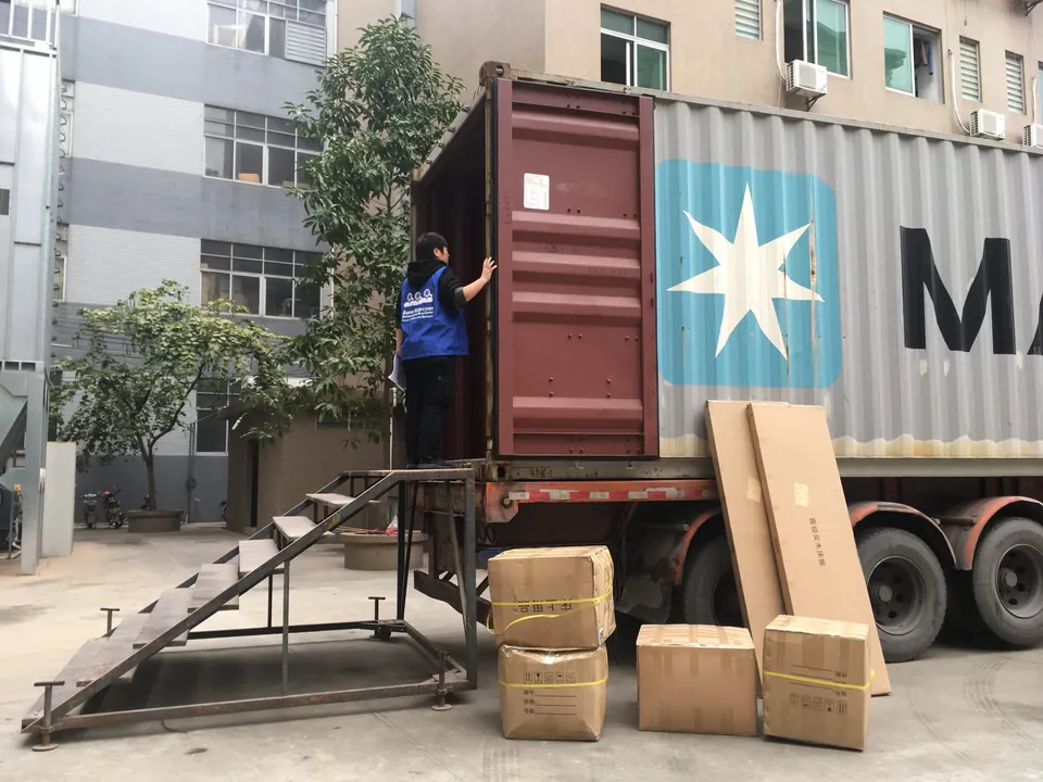 Container loading outside the warehouse
